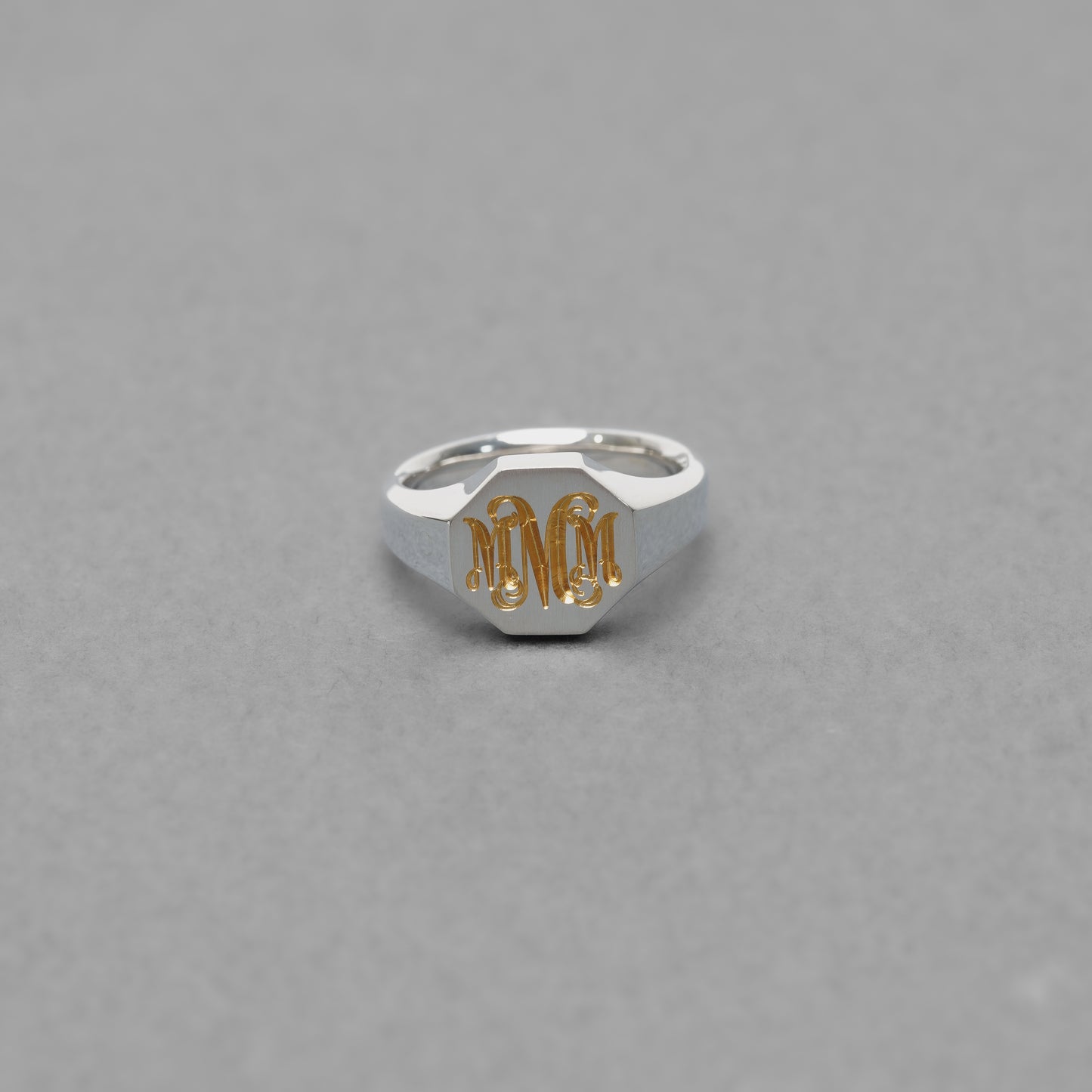 Monogram 【 M 】