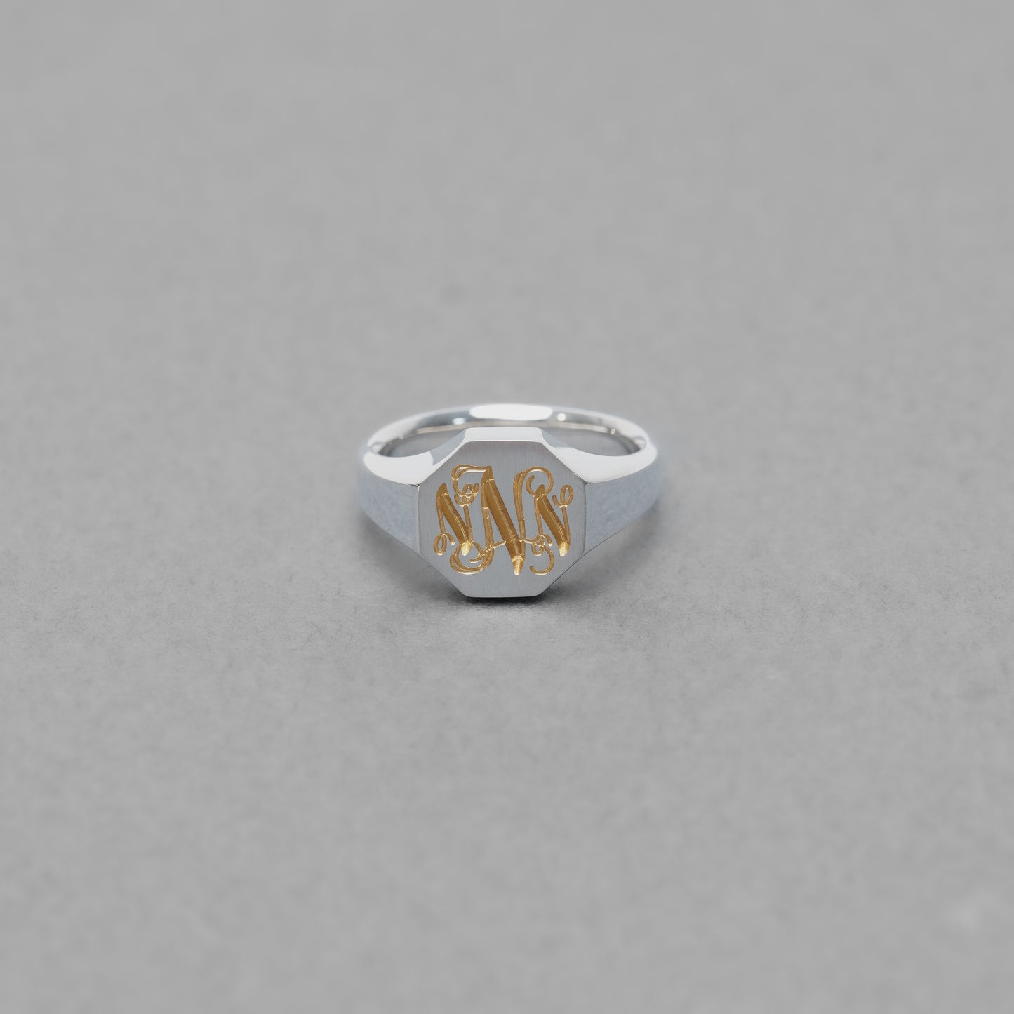 Monogram 【 N 】